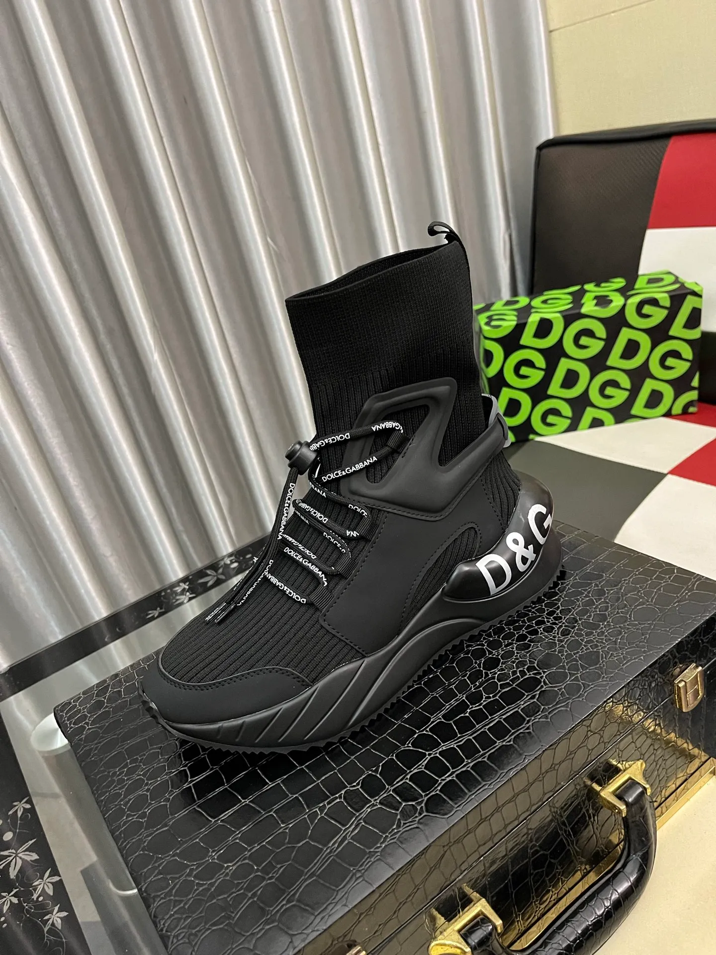 Men's men's shoes💰420⌚️⌚️New DG Dolce & Gabbana high-end couple's sports and casual shoes, imported cowhide, multiple material splicing design➕Imported cowhide lining, cowhide feet➕original TPR elastic outsole. Size: 35-46